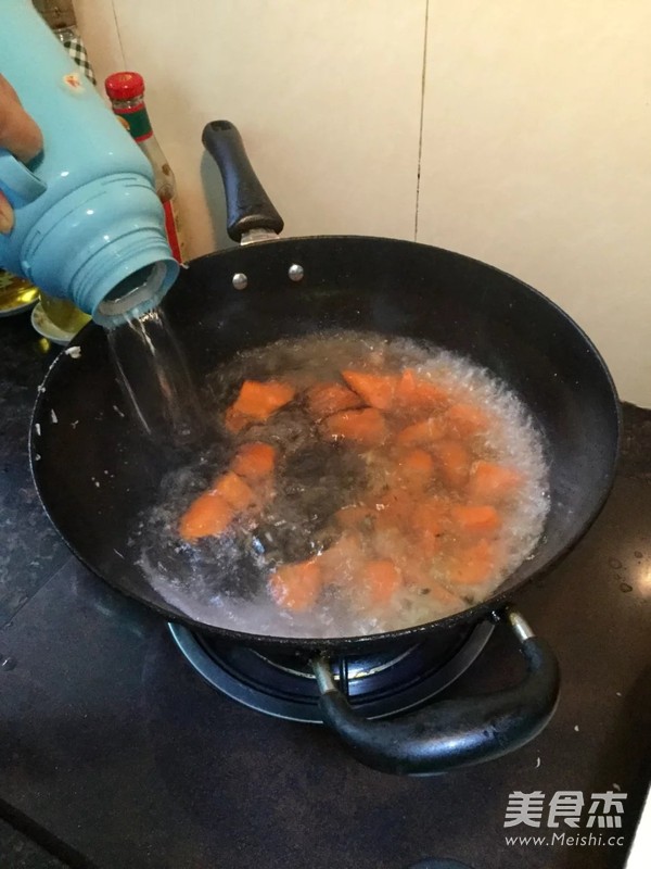 Carrot Fish Head Soup recipe