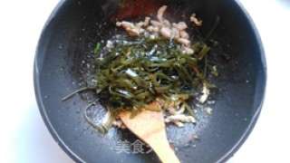 Fried Kelp Shredded Pork recipe