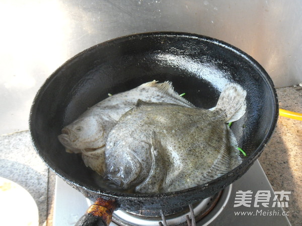 Braised Turbot with Scallions recipe