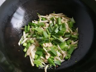 Fried Pleurotus Eryngii with Sweet Beans recipe