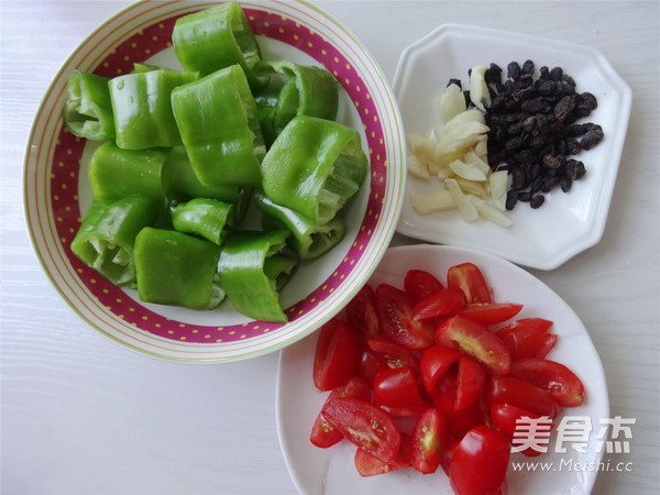 Quail Eggs with Tiger Skin and Green Peppers recipe