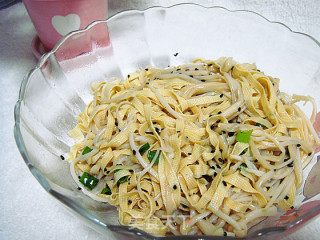 Dried Tofu Mixed with Enoki Mushrooms recipe