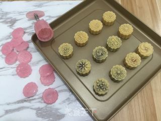 Cantonese-style Moon Cakes recipe