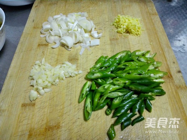 Stir-fried Minced Pork with Capers recipe