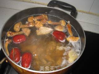 Matsutake Lean Meat Soup recipe