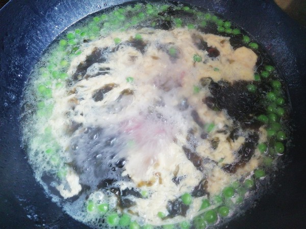 Pea Seaweed Egg Soup recipe