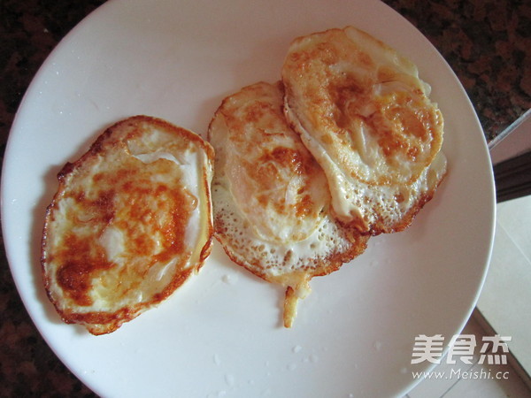 Poached Egg with Tiger Skin and Green Pepper recipe