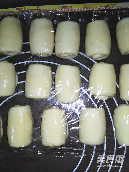 Egg Yolk Crisp recipe