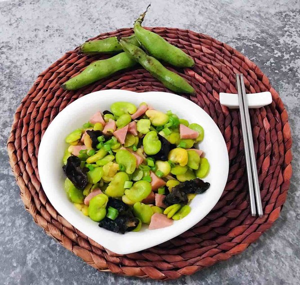 Fried Ham with Broad Beans recipe