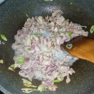 Stir-fried Duck Leg with Sauce recipe