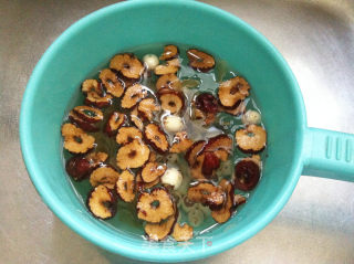 Chicken Feet Soup with Angelica and Red Dates recipe