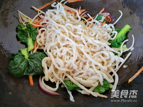 Fried Noodles with Vegetables and Pork recipe