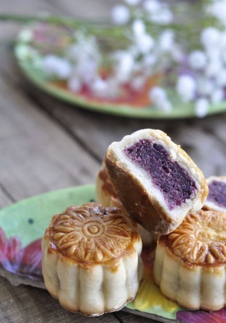 Beijing Style Purple Sweet Potato Mooncake recipe