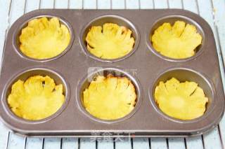 [pineapple Flower Cupcake]: A Small Cake that Can Nourish The Liver recipe