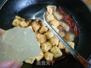 Braised Pork Belly with Small Oil Tofu recipe