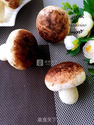 #aca烤明星大赛# Mushroom Bean Paste Bun recipe