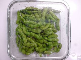 Simple and Quick Microwave Edamame recipe