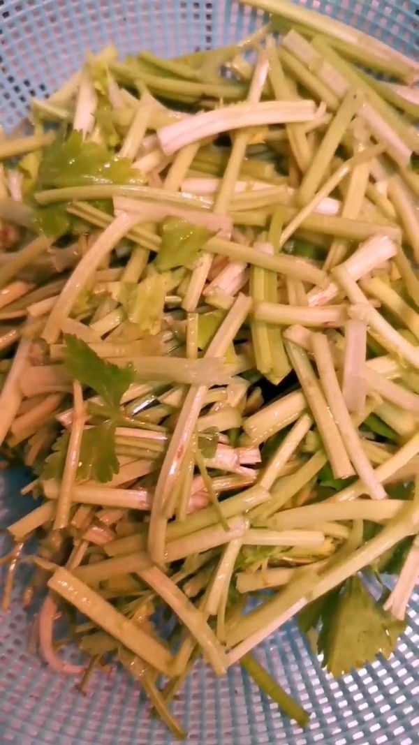 Celery Stir-fried Fish Tofu recipe