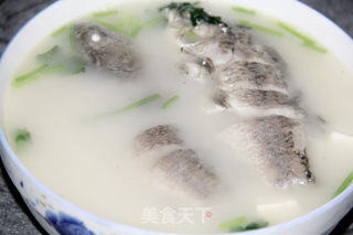 Fragrant Milk White Crucian Fish Soup recipe