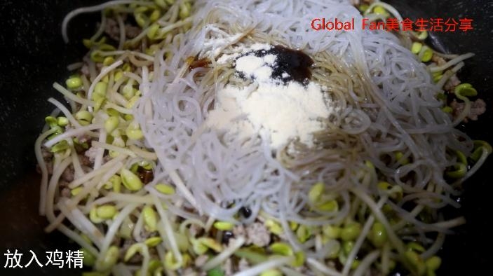 Soy Bean Sprouts Fried Noodles recipe