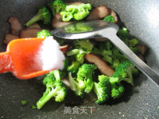 Stir-fried Broccoli with Sauce recipe