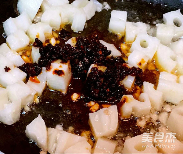 Stir-fried Lotus Root with Minced Beef recipe