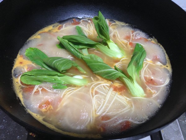 Tomato Soy Pot Noodles recipe