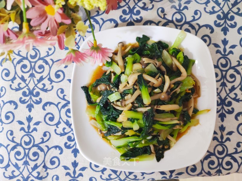 Stir-fried Crab Mushroom with Wuta Vegetables recipe