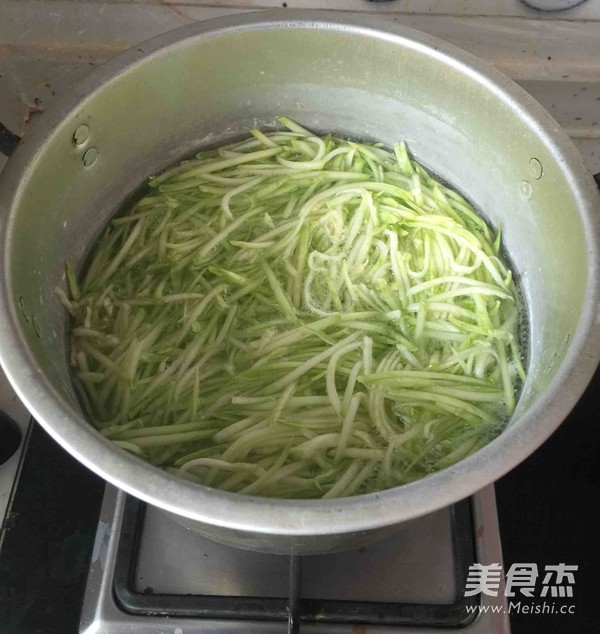 Zucchini with Sesame Sauce recipe