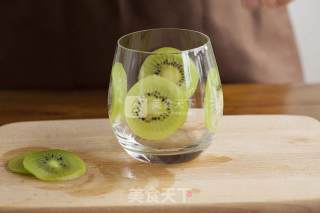 Kiwi Blueberry Milkshake recipe
