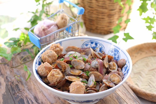 Fried Clams with Meatballs recipe