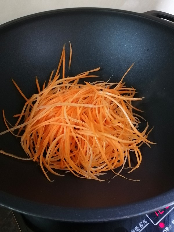 Simple and Delicious~~carrot Fried Noodles recipe