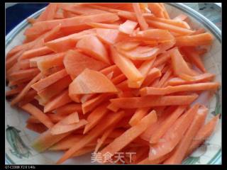 Home-style Stir-fry-green Pepper and Carrot Shreds recipe