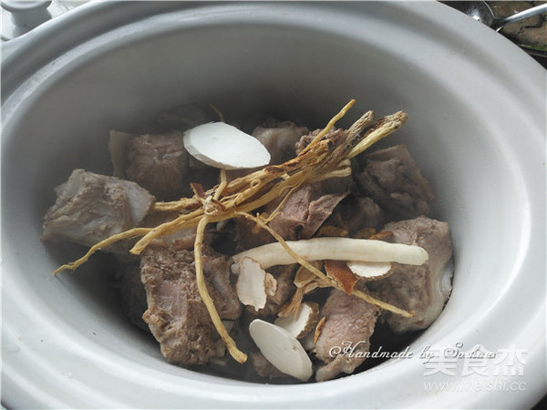 Stewed Bone Soup (chinese Herbal Medicine) recipe