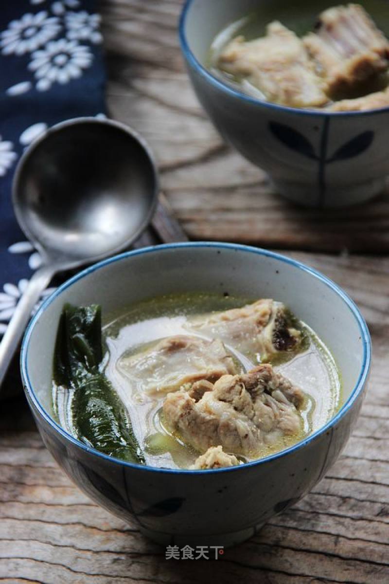 Summer Nourishing Soup---spare Ribs and Seaweed Soup recipe