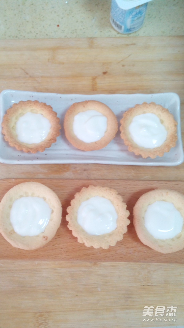 Yogurt Fruit Tart recipe