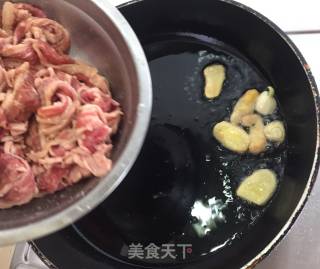 Stir-fried Beef with Onion recipe