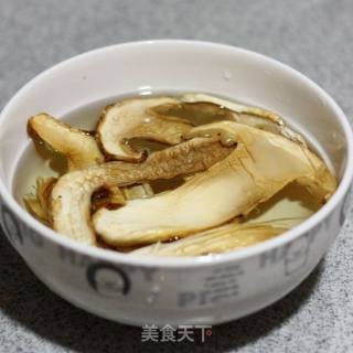 Delicious and Nutritious Stewed Rice-----matsutake Stewed Rice recipe