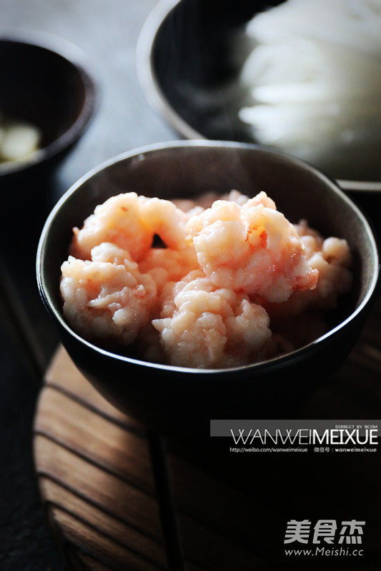 Shredded Radish and Shrimp Ball Soup recipe