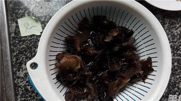 Stir-fried Chinese Cabbage with Fungus recipe