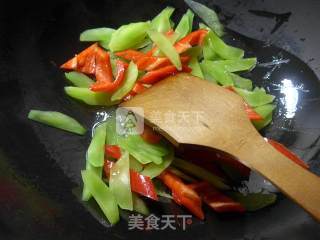 Fried Tofu with Red Pepper Oil and Lettuce recipe
