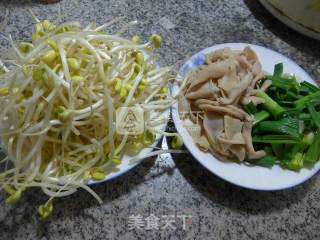 Fried Goose Intestines with Soybean Sprouts recipe