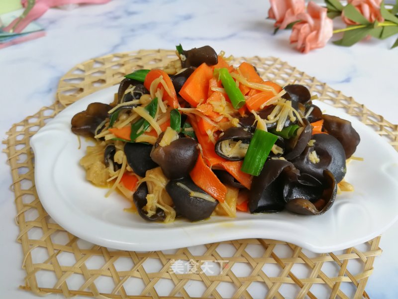 Fried Enoki Mushroom with Black Fungus recipe