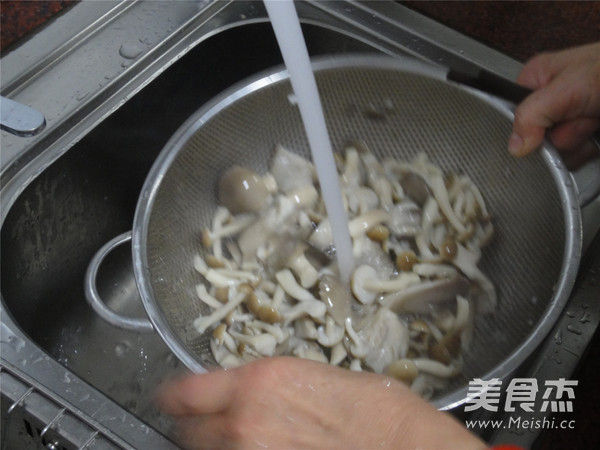 Mushroom Lean Meat Soup recipe