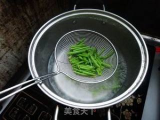 Stir-fried Shredded Pork with Amaranth Stem recipe