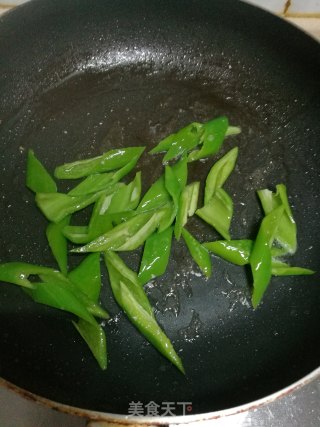 Chili Scrambled Eggs recipe