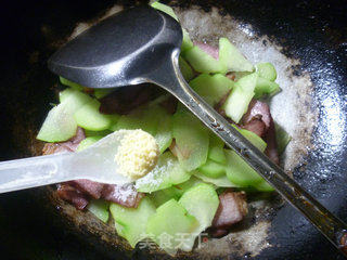 Stir-fried Chayote with Sauce recipe