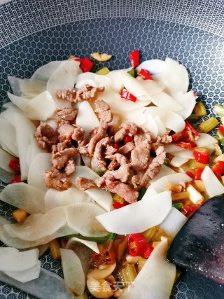 Stir-fried Beef with White Radish recipe