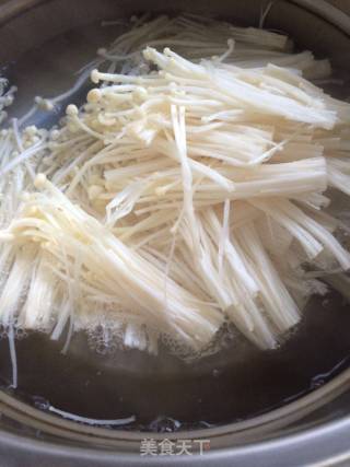 Enoki Mushroom Mixed with Cucumber recipe