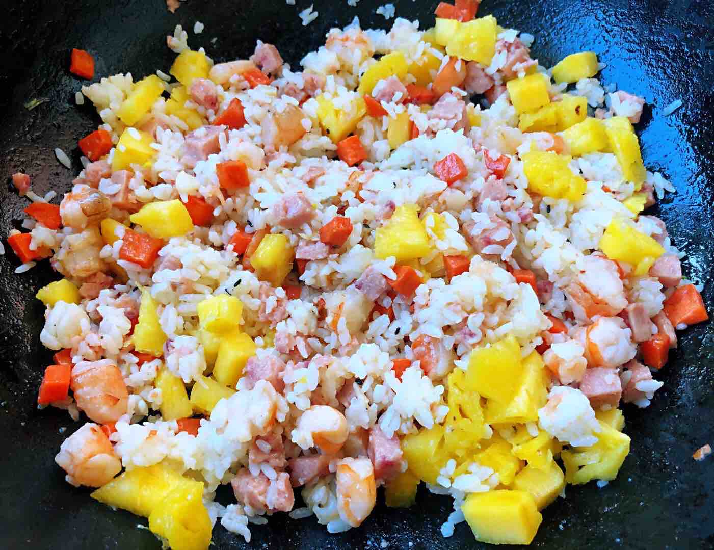 Pineapple Shrimp Fried Rice#大勇蟹田大米# recipe